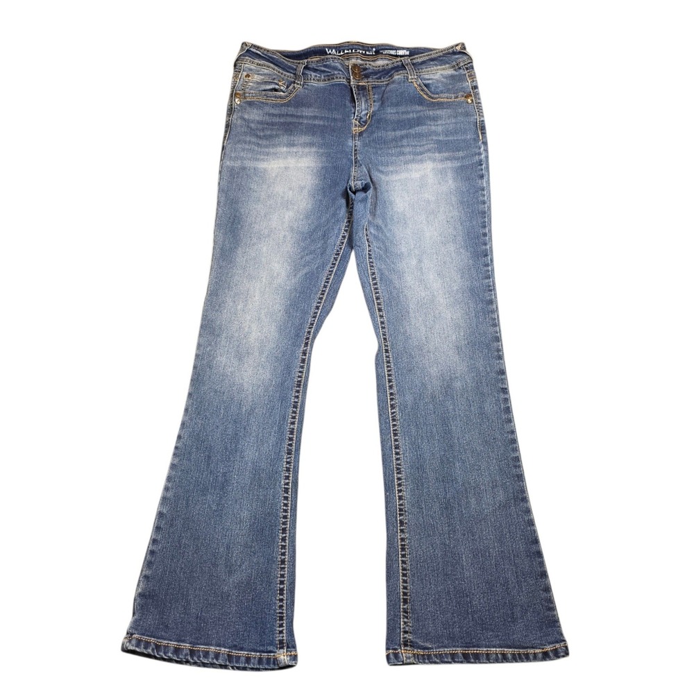 WallFlower Luscious Curvy Bootcut Jeans Medium Wash Blue Size 17 REG WBM09485B